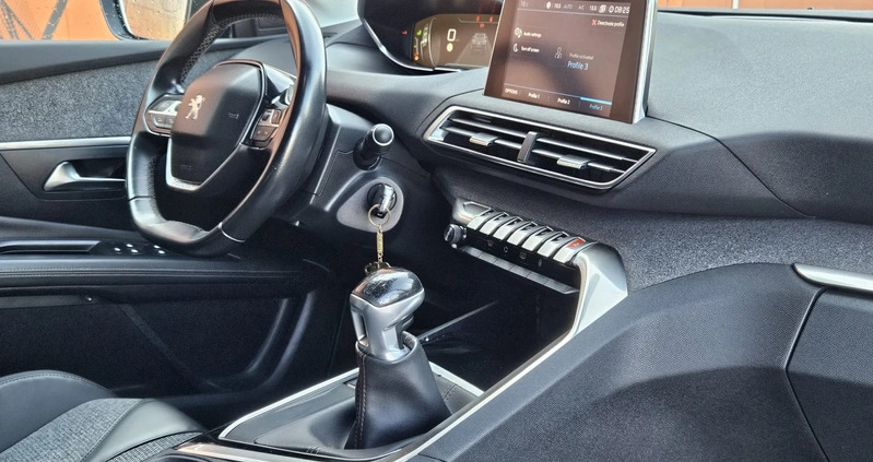 Peugeot 3008 cena 70900 przebieg: 97900, rok produkcji 2018 z Katowice małe 742